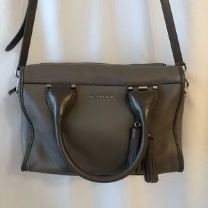 Perfect size over the shoulder bag! Michael Kors